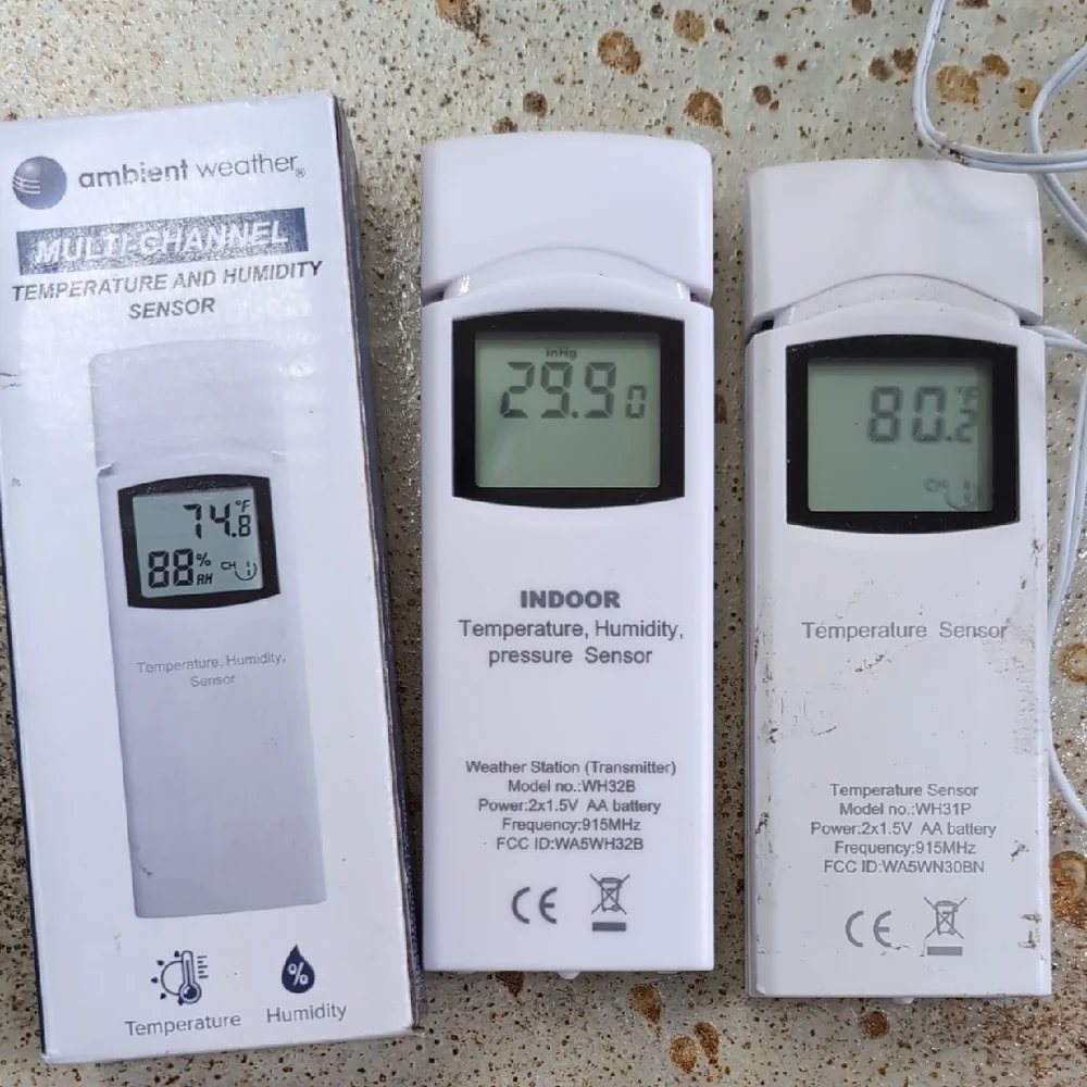 Ambient Weather Station Set | Receiver/Console, Temperature, Moisture Sensors - Picture 5 of 7